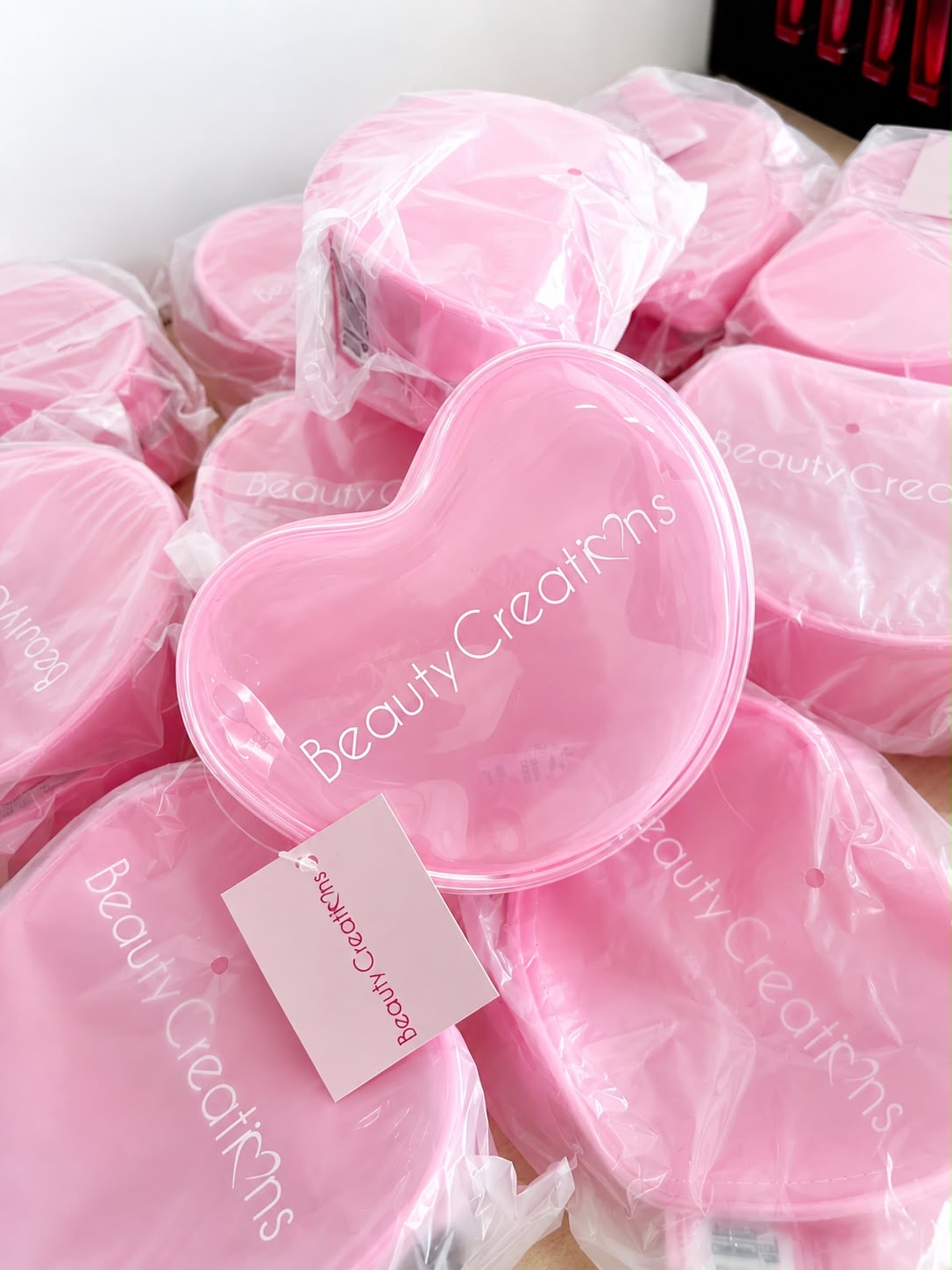 COSMETIC BAG IN THE SHAPE OF A HEART